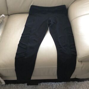 Black leggings with pockets